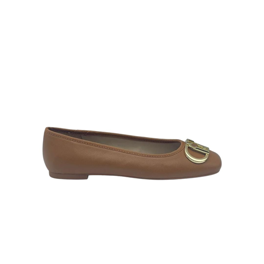 sabrinas-camel-liujo
